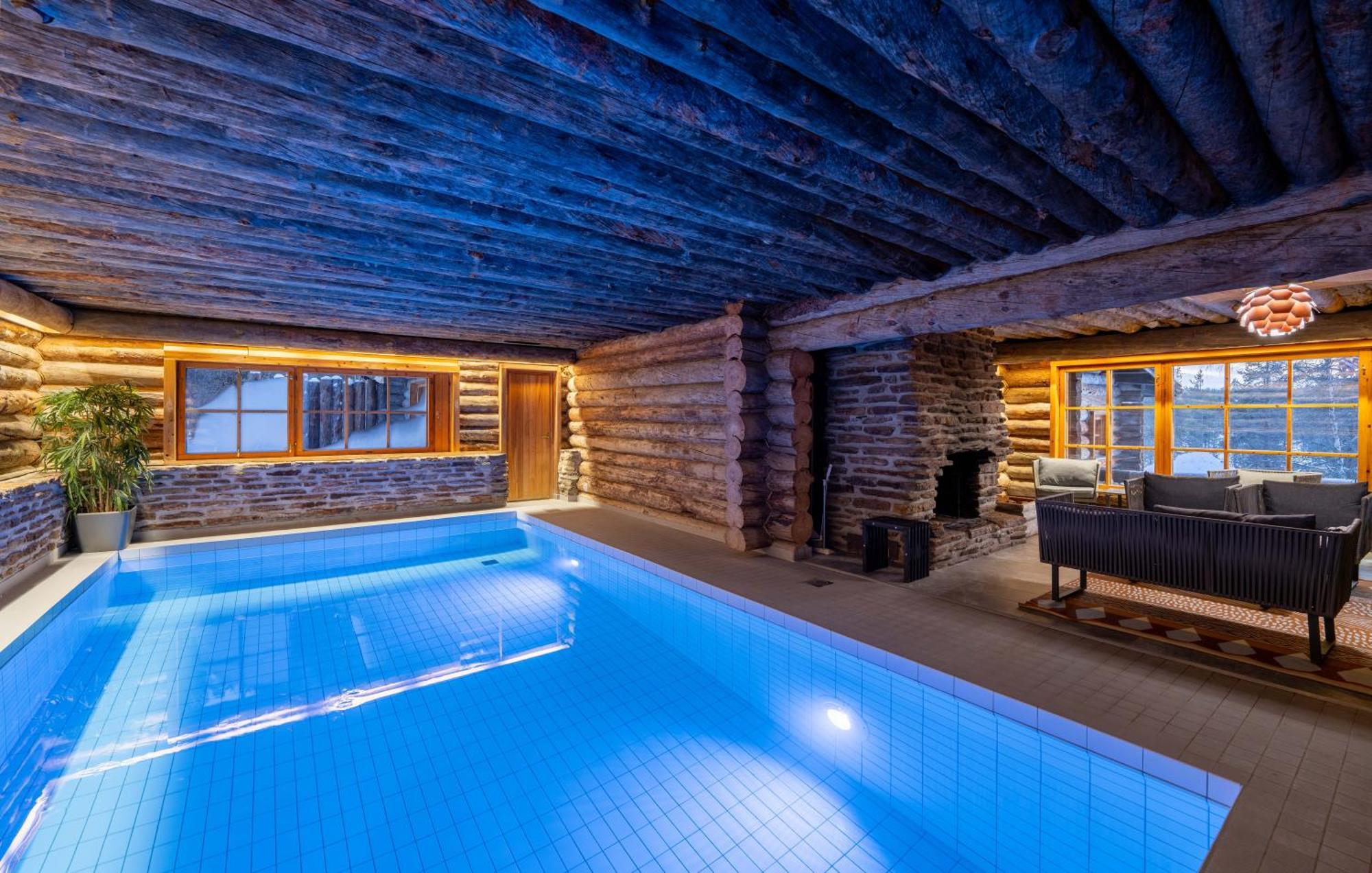 Kuukkeli Log Porakka Holiday home *